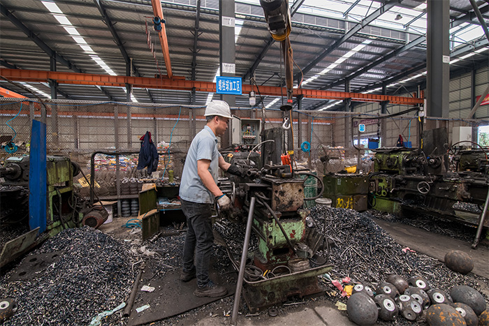 三亚网架配件-螺栓球加工车间